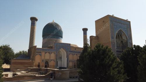 SHARQ TARONALARI