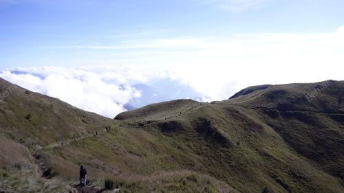 FEA06_09092016_GUNUNG