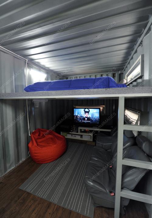 FEA06_09112015_CONTAINERS