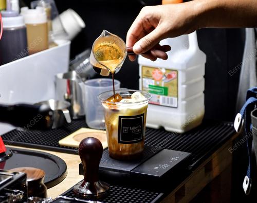 'DIY' BUT KERETA JADI KEDAI KOPI JANA PENDAPATAN SAMPINGAN