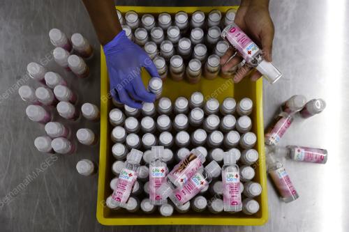 PENGELUAR HAND SANITIZER