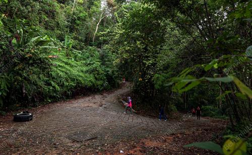 BUKIT DINDING BATUAN TERTUA
