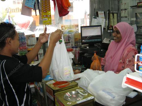 FEA06_27072012_KEDAI2