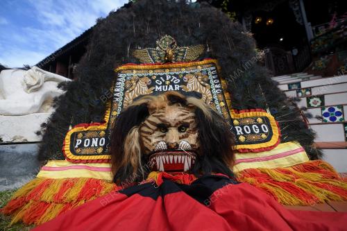 BARONGAN_WAROK