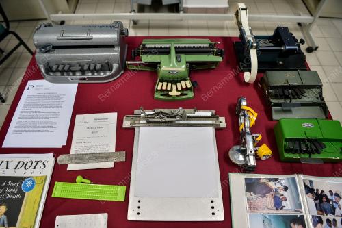 TULISAN BRAILLE