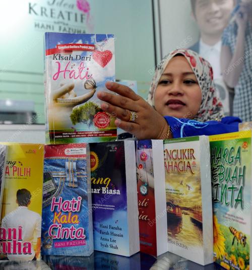 FEA07_04022015_PENULIS_BUKU