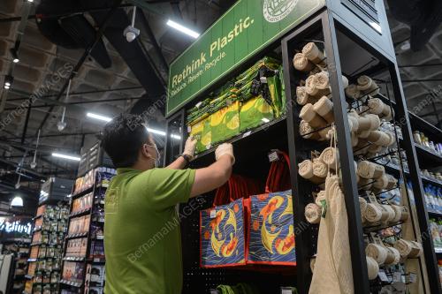 LOCAL SUPERMARKET CHAINS HEAD TOWARDS ZERO-PLASTIC USAGE