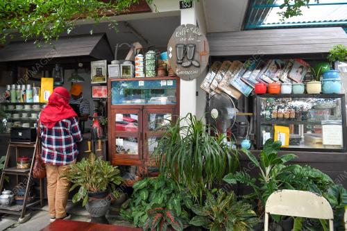 WARUNG KOPI JIRAN