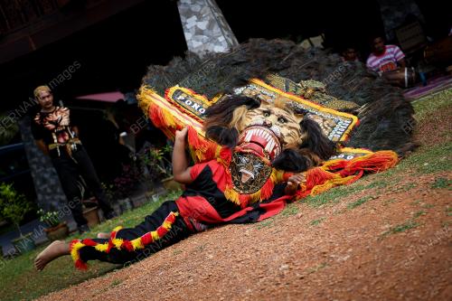 BARONGAN_WAROK