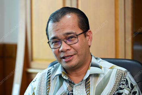 DR AZMIR MOHD YUNUS