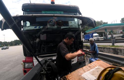 KENDERAAN MUATAN BERAT