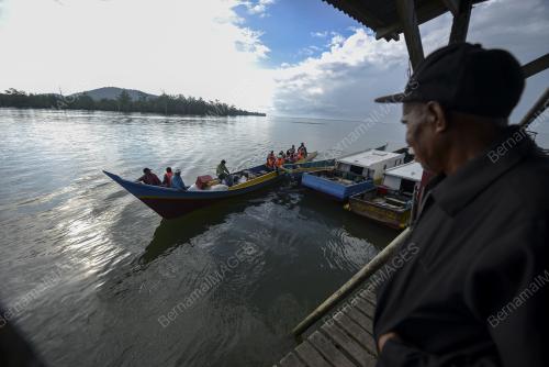 FEA08_13042018_IKAN_BILIS