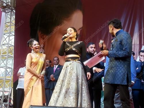 FEA09_09062015_KAREENA