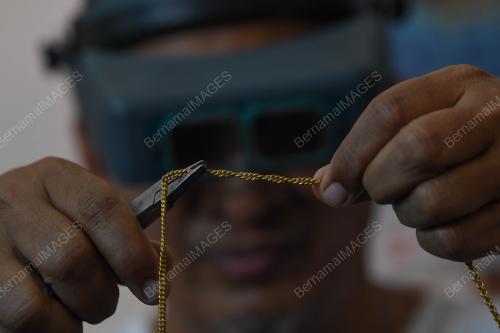 FEA10_19022019_TUKANG_EMAS