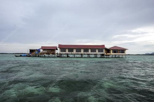 FEA11_17042018_RESORT