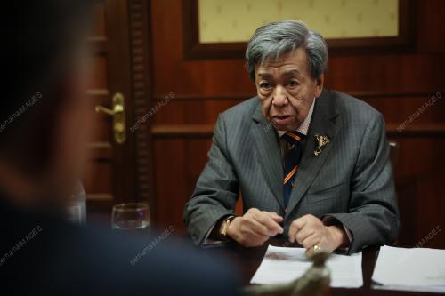 SULTAN SHARAFUDDIN IDRIS SHAH