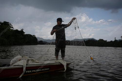 NELAYAN SUNGAI