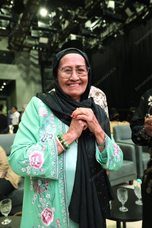 DATUK ROSNANI JAMIL
