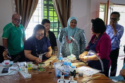 DATUK ˜AINU SHAM RAMLI