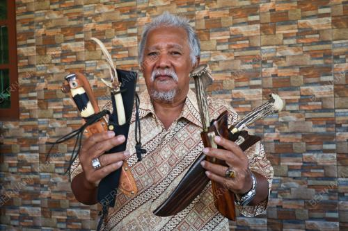GOLOK_SENJATA