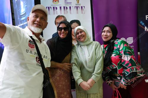 DATUK ROSNANI JAMIL
