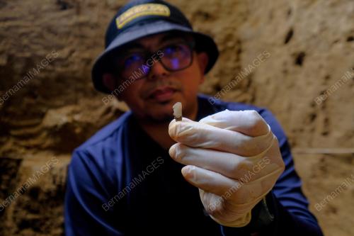 RANGKA MANUSIA PRASEJARAH BERUSIA 14,00 TAHUN
