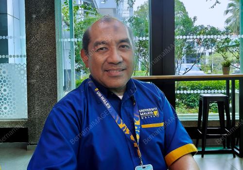 PROFESOR DR NOOR ROSLY HANIF