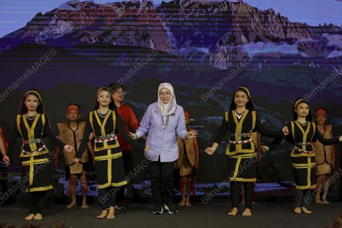 TUNKU AZIZAH AMINAH MAIMUNAH ISKANDARIAH