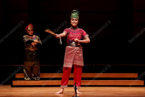 TEATER MAK YONG SHAKESPEARE