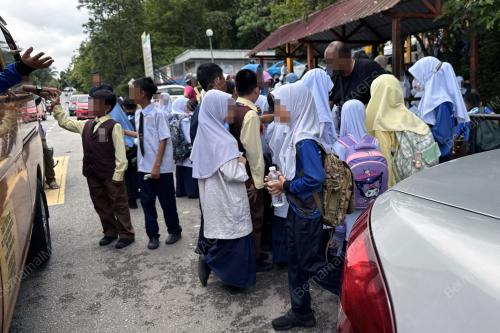 APABILA MONTEL JADI BEBAN