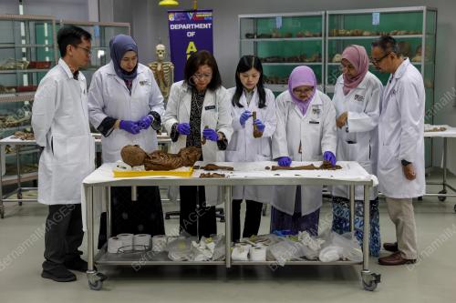 RANGKA MANUSIA PRASEJARAH BERUSIA 14,00 TAHUN