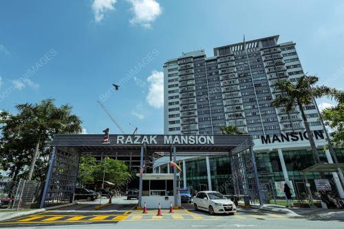 PEMBANGUNAN SEMULA BANDAR 1 RAZAK MANSION