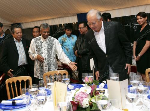 MOHD NAJIB TUN ABDUL RAZAK