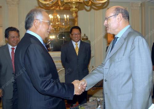 NAJIB TUN RAZAK