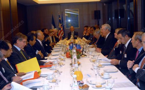 NAJIB TUN RAZAK