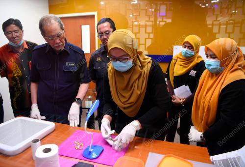 DATUK SERI DR WAN JUNAIDI TUANKU JAAFAR