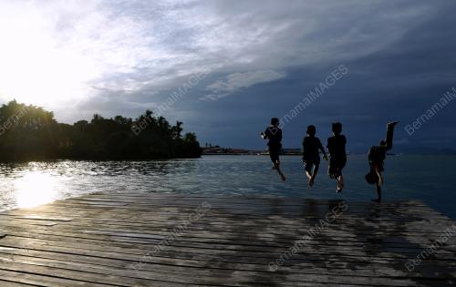 AKTIVITI MANDI LAUT