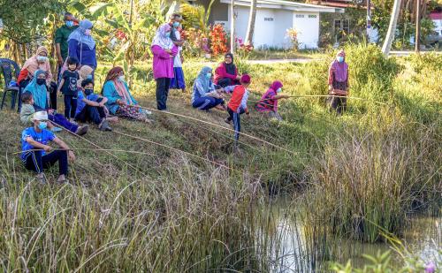 PERTANDINGAN MEMANCING TRADISIONAL