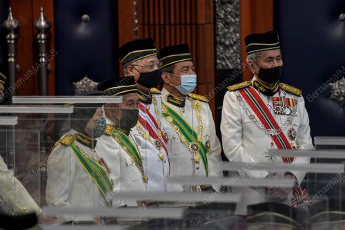 DATUK SERI ISMAIL SABRI YAAKOB