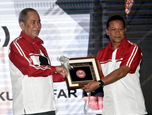 DATUK SERI DR WAN JUNAIDI TUANKU JAAFAR