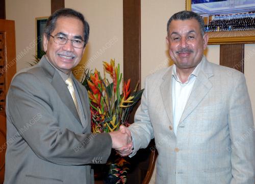 DR WAN JUNAIDI TUANKU JAAFAR