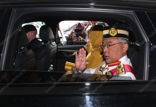 AL-SULTAN ABDULLAH RI'AYATUDDIN AL-MUSTAFA BILLAH SHAH
