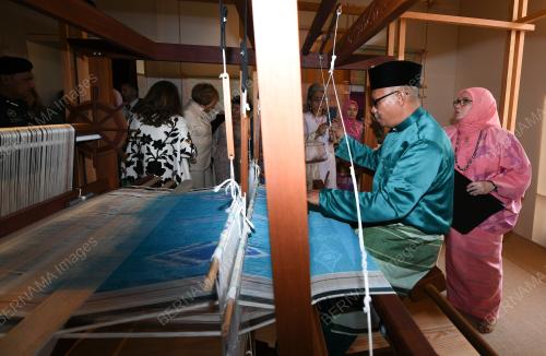 TUNKU HAJAH AZIZAH AMINAH MAIMUNAH ISKANDARIAH