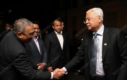 DATUK SERI ISMAIL SABRI YAAKOB