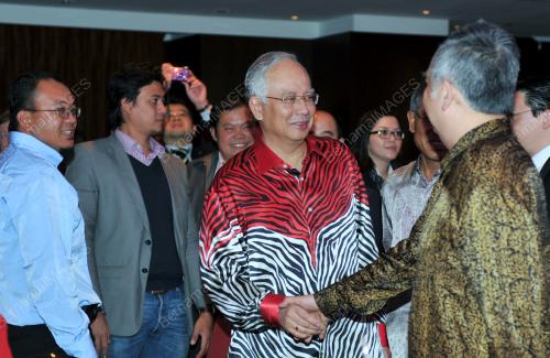 LAWATAN PERDANA MENTERI KE LONDON