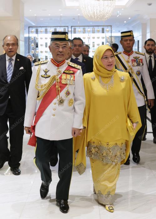 AL-SULTAN ABDULLAH RI'AYATUDDIN AL-MUSTAFA BILLAH SHAH