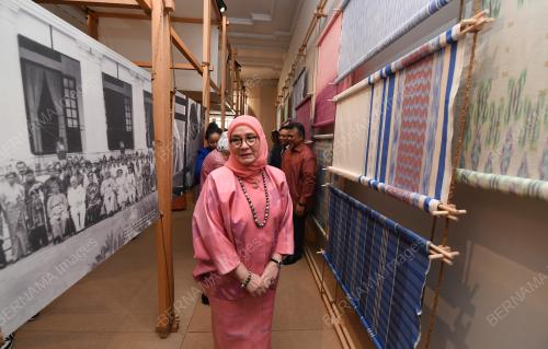 TUNKU HAJAH AZIZAH AMINAH MAIMUNAH ISKANDARIAH