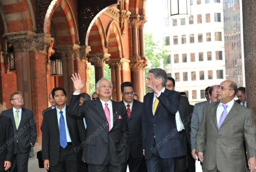 LAWATAN PERDANA MENTERI KE LONDON