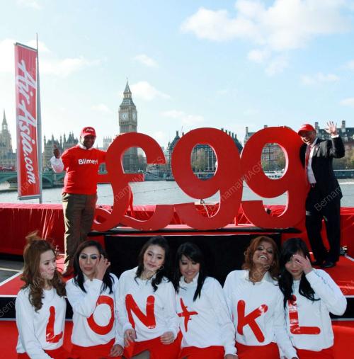 TONY FERNANDES