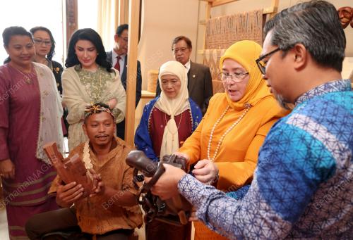 TUNKU AZIZAH AMINAH MAIMUNAH ISKANDARIAH